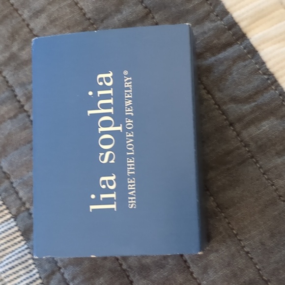 Flower Ring - Picture 5 of 5